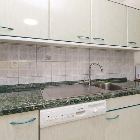 Apartment Nika With Balcony